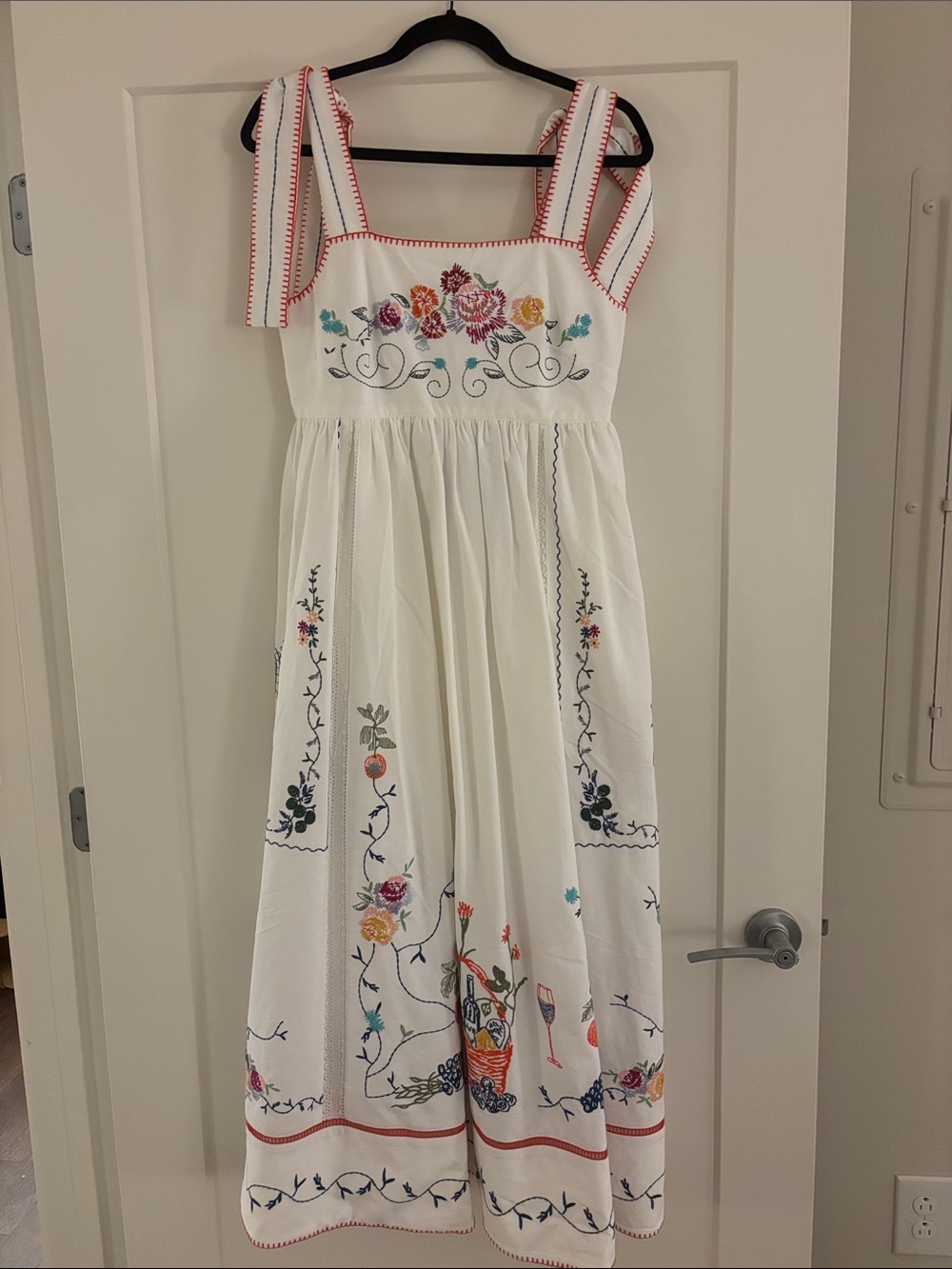 HUNTER BELL Multi Embroidery Stefy Dress - Picture 5 of 8